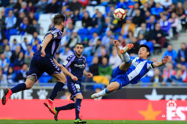 蒂姆重返赛场，险胜首场状态出色，西班牙队观众沸腾！